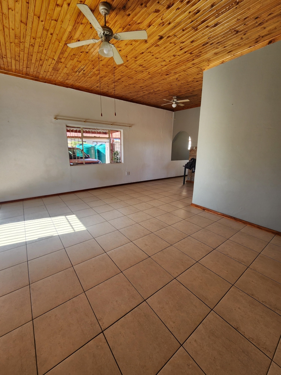 7 Bedroom Property for Sale in Hennenman Free State